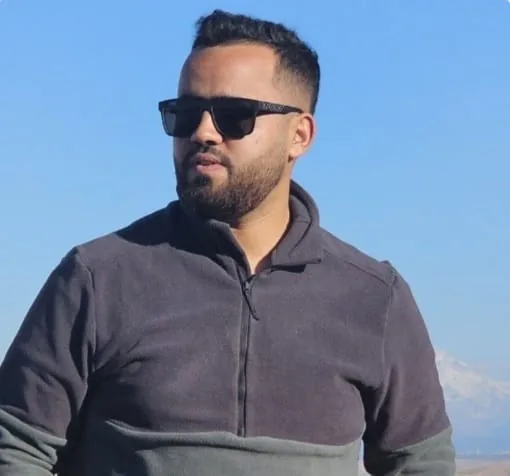 Ayoub – Toubkal Views professional driver in Morocco